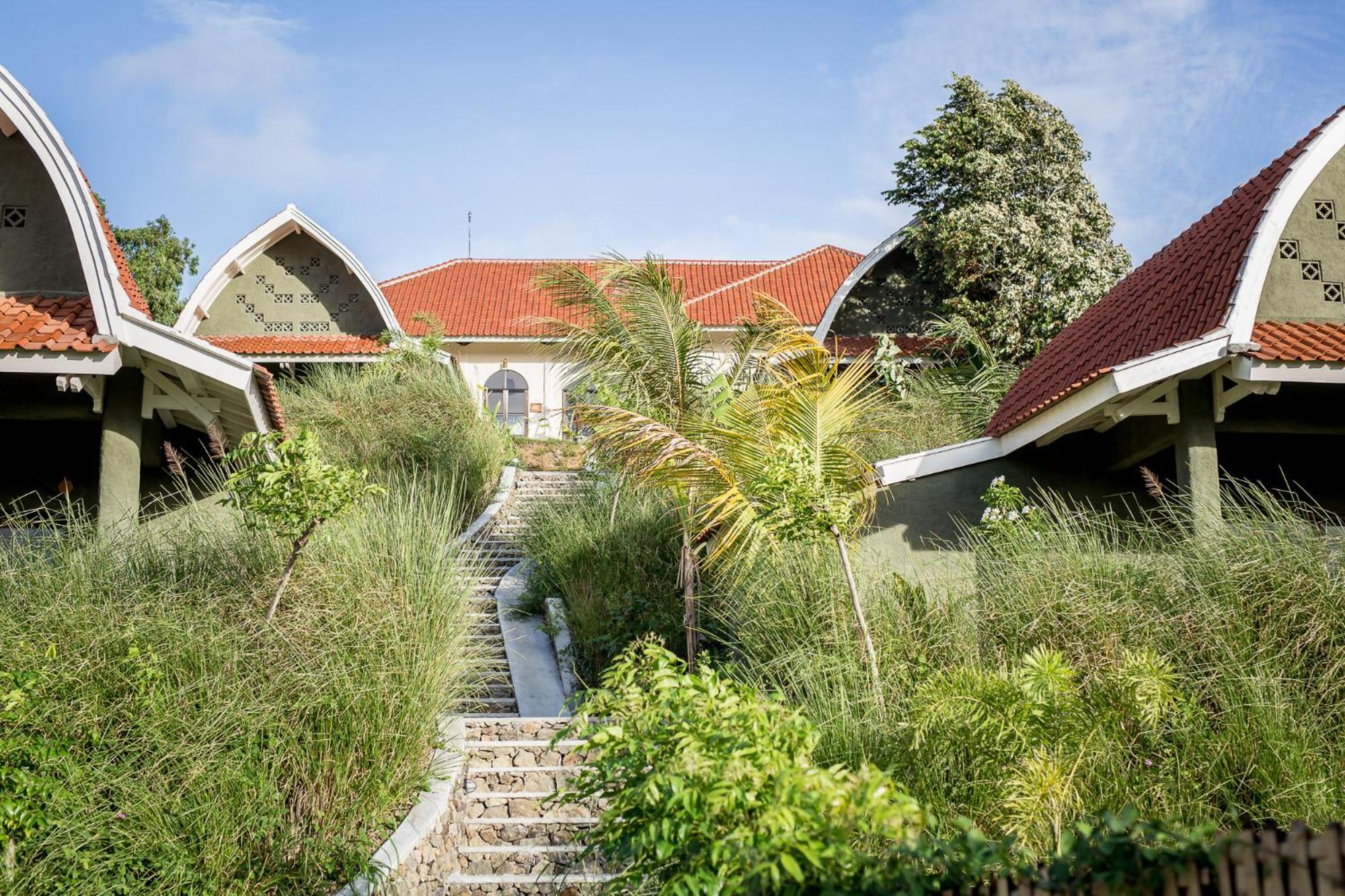 Drop In Surf Lodge Kuta  Экстерьер фото